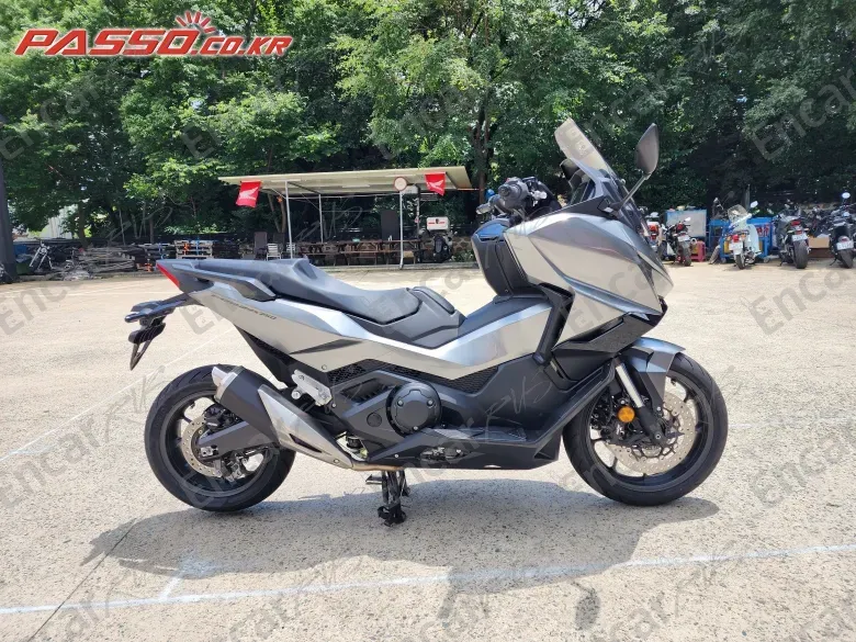 HONDA FORZA 750 - фото 0