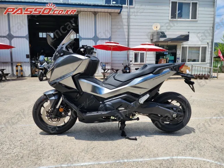 HONDA FORZA 750 - фото 1