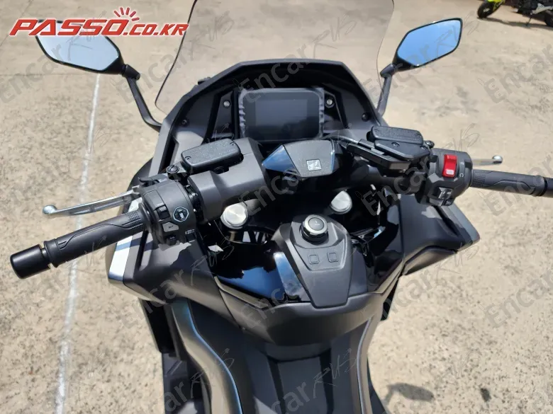 HONDA FORZA 750 - фото 3