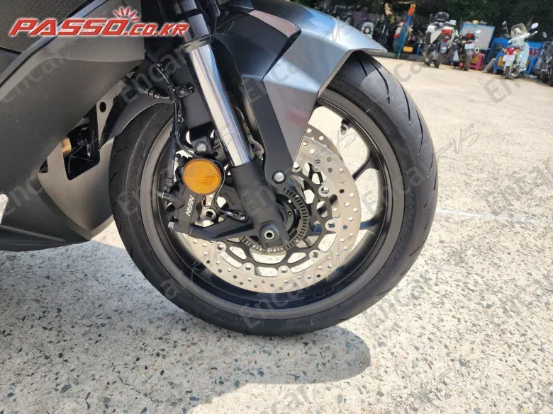 HONDA FORZA 750 - фото 5