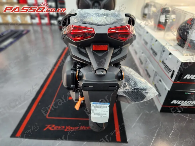 YAMAHA X MAX 300 ABS - фото 2