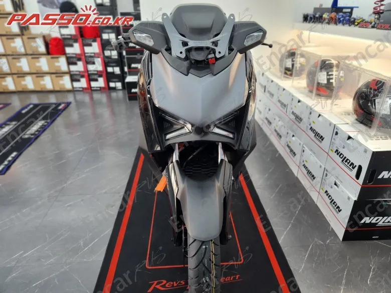 YAMAHA X MAX 300 ABS - фото 4