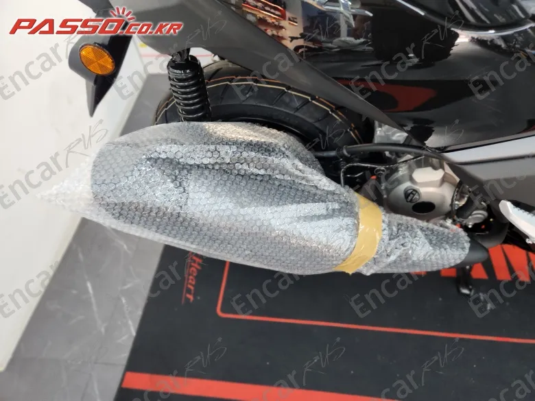 YAMAHA X MAX 300 ABS - фото 6