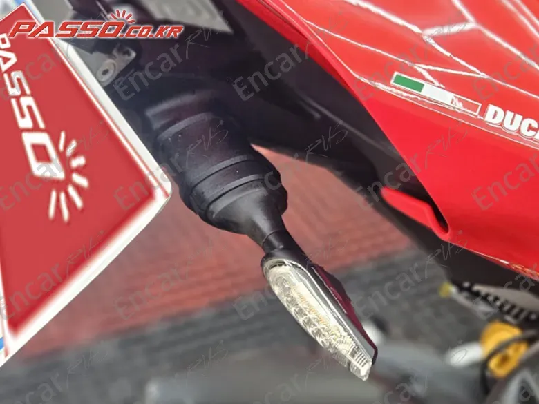 DUCATI PANIGALE V4 S - фото 2