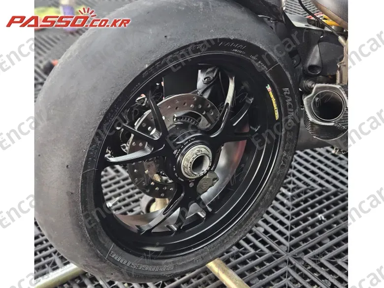 DUCATI PANIGALE V4 S - фото 5