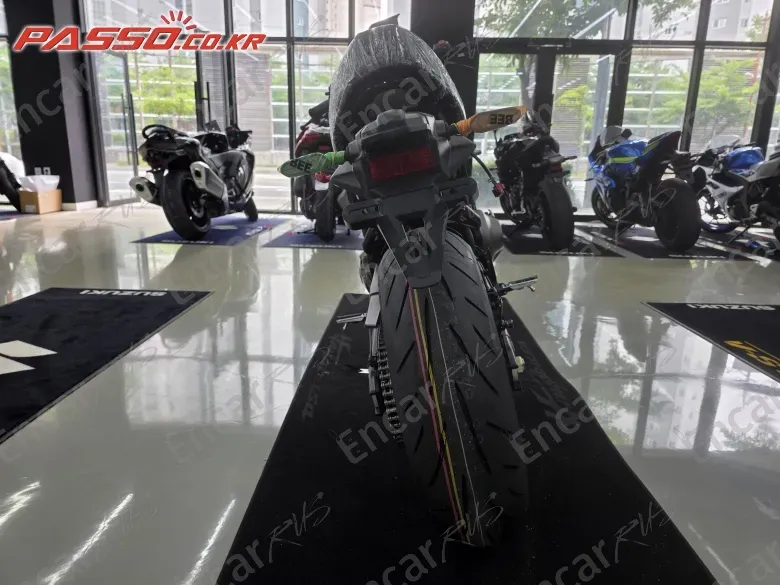 YAMAHA XSR 900 - фото 2