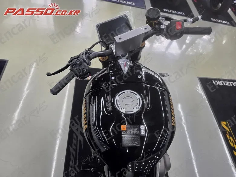 YAMAHA XSR 900 - фото 3