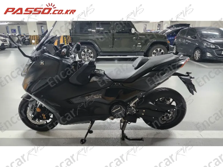 YAMAHA T MAX 560 - фото 1