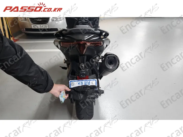 YAMAHA T MAX 560 - фото 2