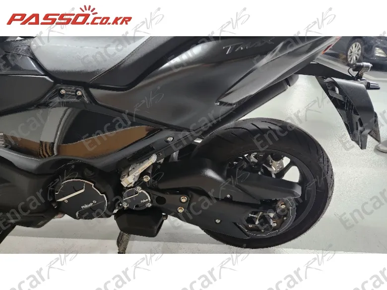 YAMAHA T MAX 560 - фото 4