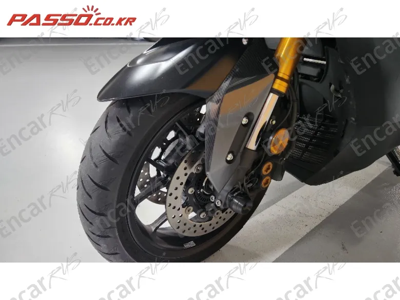 YAMAHA T MAX 560 - фото 5