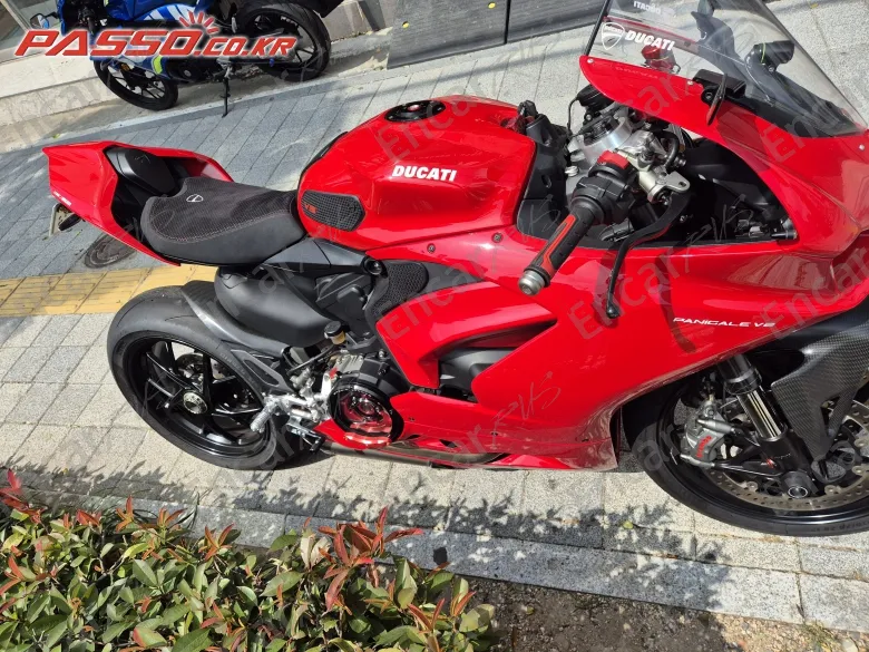 DUCATI PANIGALE V2 - фото 0