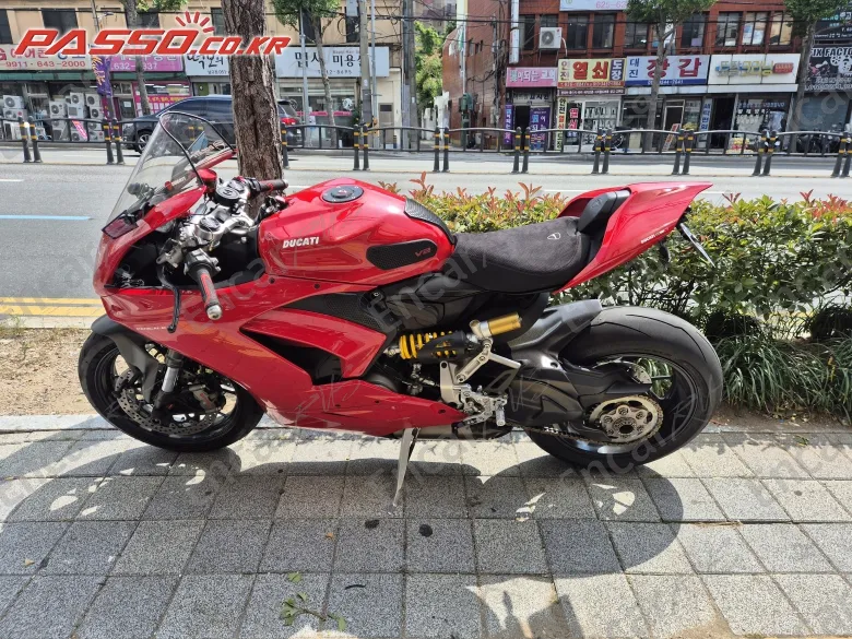 DUCATI PANIGALE V2 - фото 1