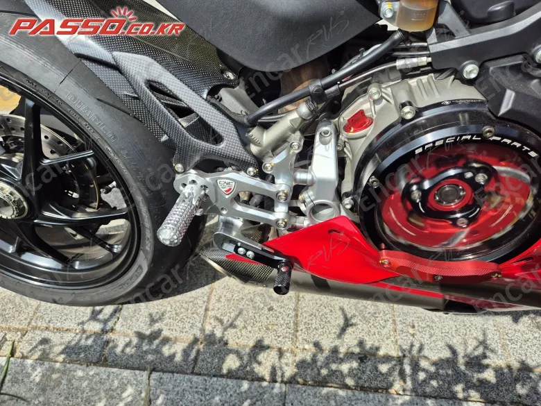 DUCATI PANIGALE V2 - фото 4