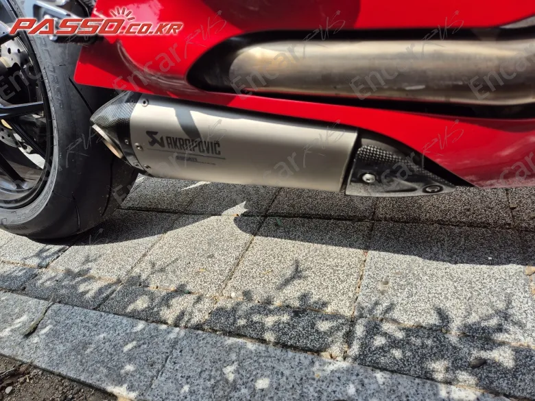 DUCATI PANIGALE V2 - фото 6