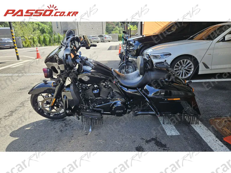 HARLEY-DAVIDSON FLHXS STREET GLIDE SPECIAL - фото 1