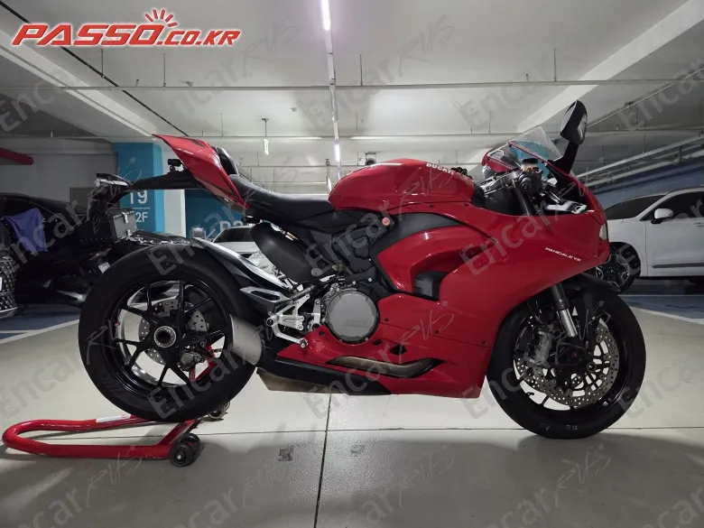 Ducati Panigale V2 - фото 0