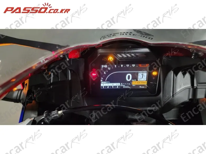 HONDA CBR 600 RR - фото 3