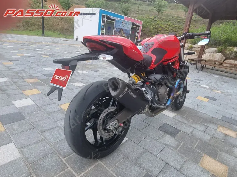 DUCATI MONSTER 821 - фото 2