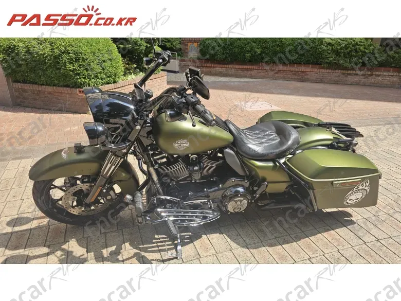 HARLEY-DAVIDSON ROAD KING SPECIAL - фото 1