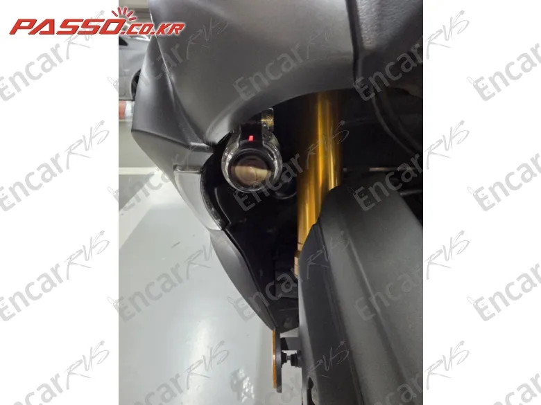 YAMAHA T MAX 560 - фото 4