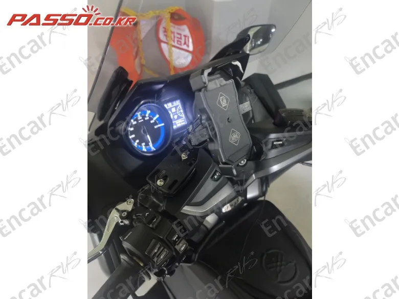 YAMAHA T MAX 560 - фото 2
