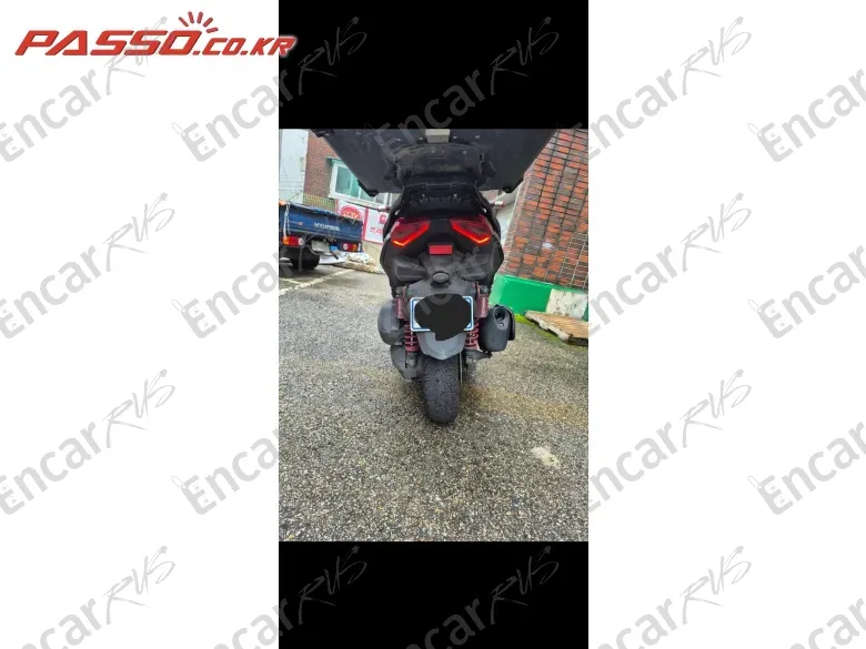 YAMAHA X MAX 300 ABS - фото 2