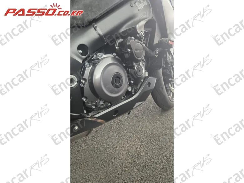 SUZUKI GSX S 1000 - фото 4