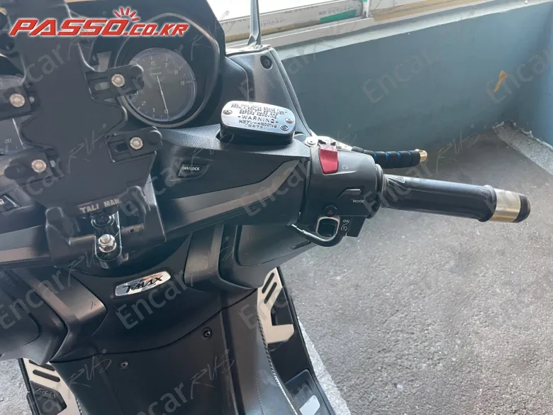 YAMAHA T MAX 560 - фото 3