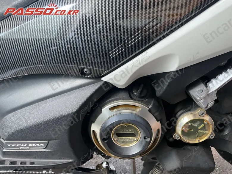 YAMAHA T MAX 560 - фото 4