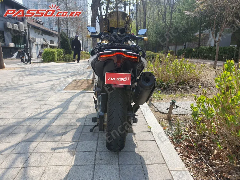 YAMAHA T MAX 560 - фото 2
