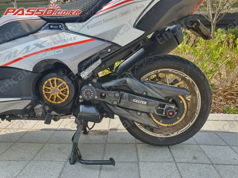YAMAHA T MAX 560 - фото 4