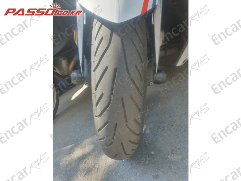 YAMAHA T MAX 560 - фото 5