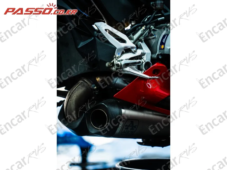 DUCATI PANIGALE V2 - фото 6