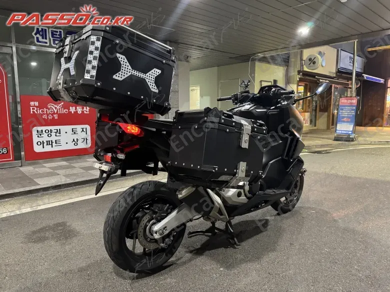 HONDA FORZA 750 - фото 2