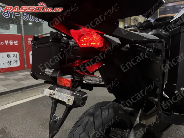 HONDA FORZA 750 - фото 6