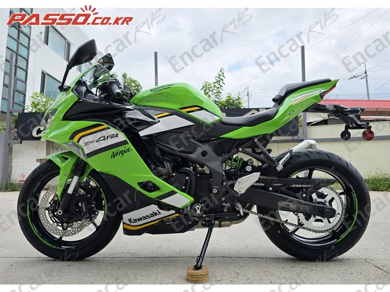 KAWASAKI NINJA ZX 4 RR - фото 1