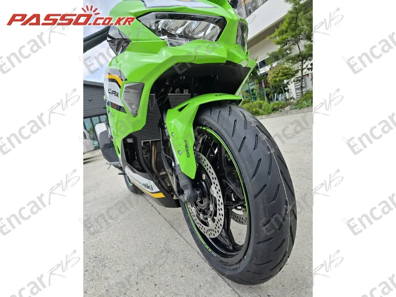 KAWASAKI NINJA ZX 4 RR - фото 5