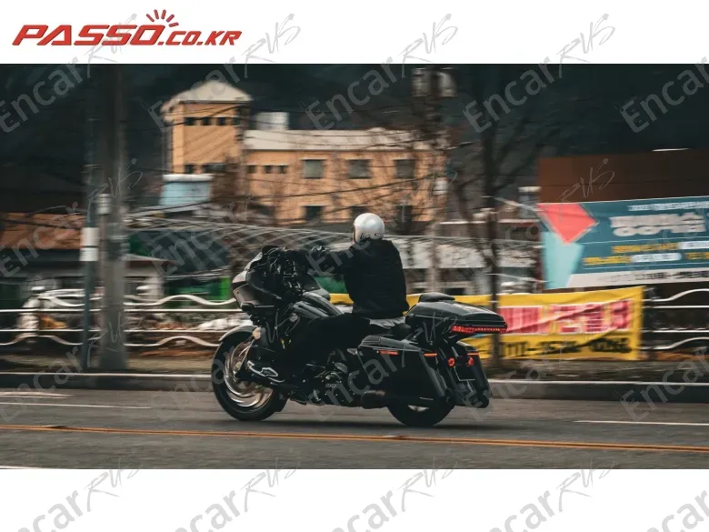 HARLEY-DAVIDSON ROAD GLIDE SPECIAL - фото 1