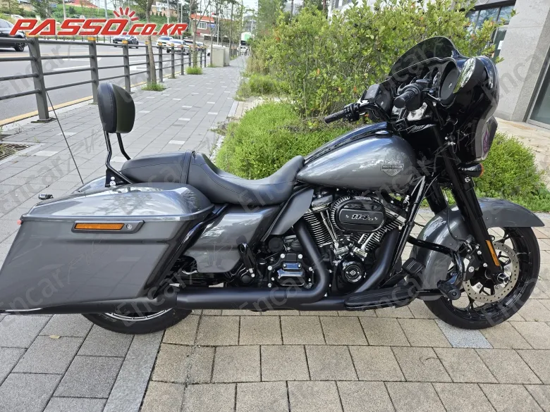 HARLEY-DAVIDSON FLHXS STREET GLIDE SPECIAL - фото 0