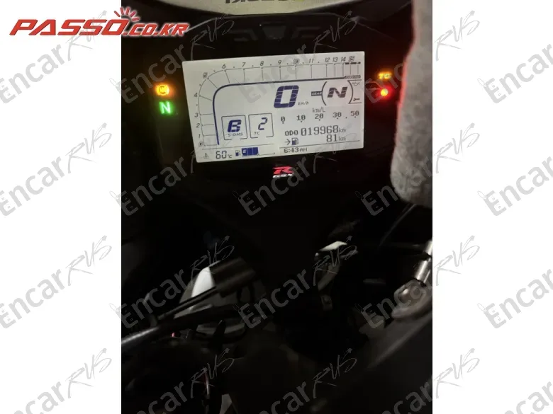 SUZUKI GSX R 1000 ABS - фото 3