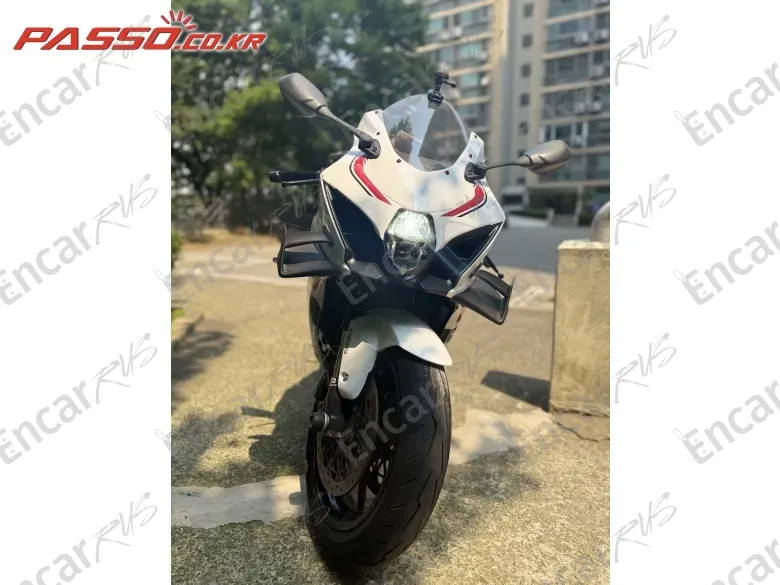 SUZUKI GSX R 1000 ABS - фото 4