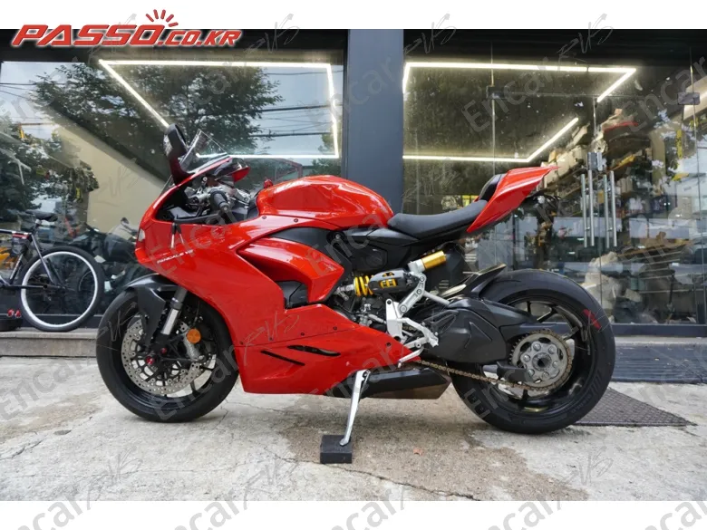 DUCATI PANIGALE V2 - фото 1