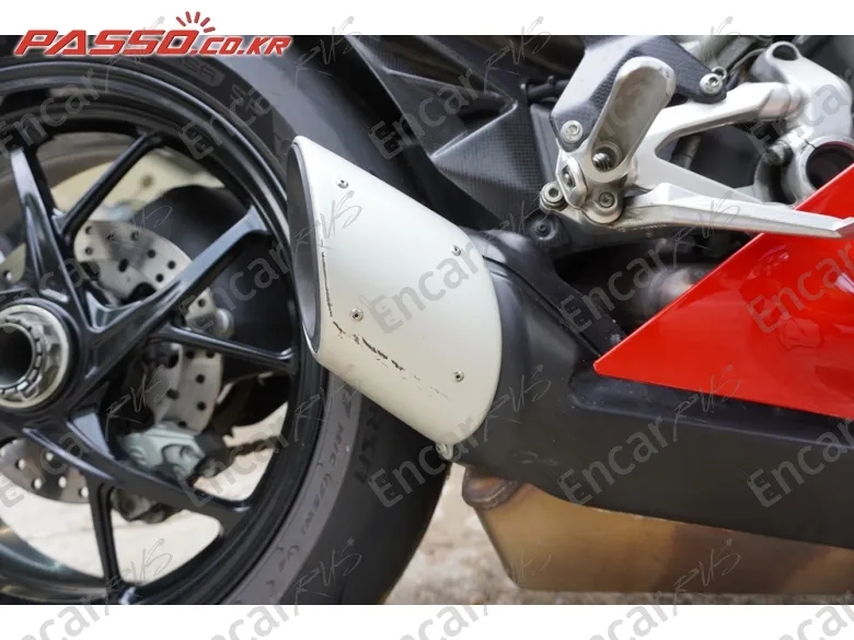 DUCATI PANIGALE V2 - фото 6