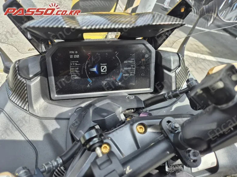 YAMAHA T MAX 560 - фото 3