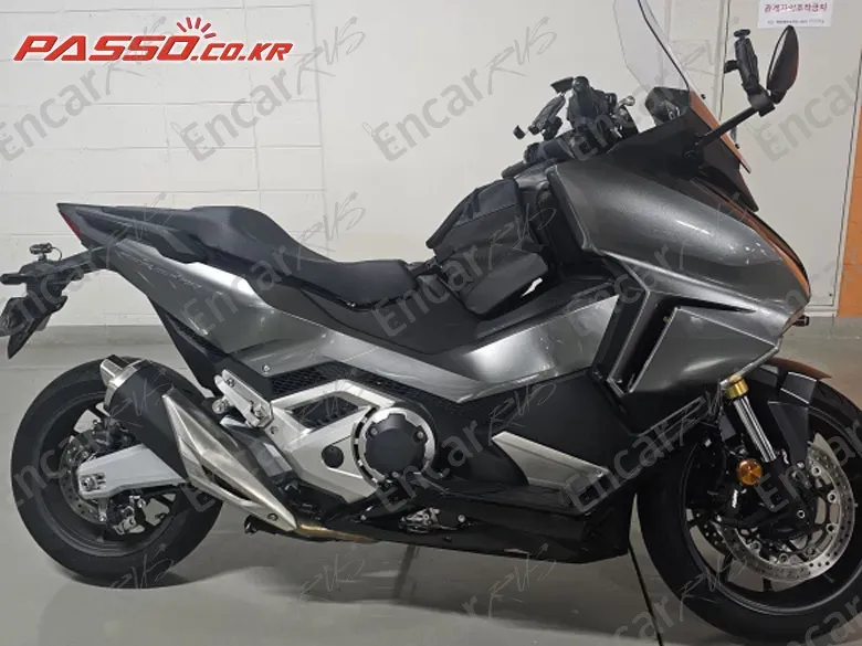HONDA FORZA 750 - фото 0