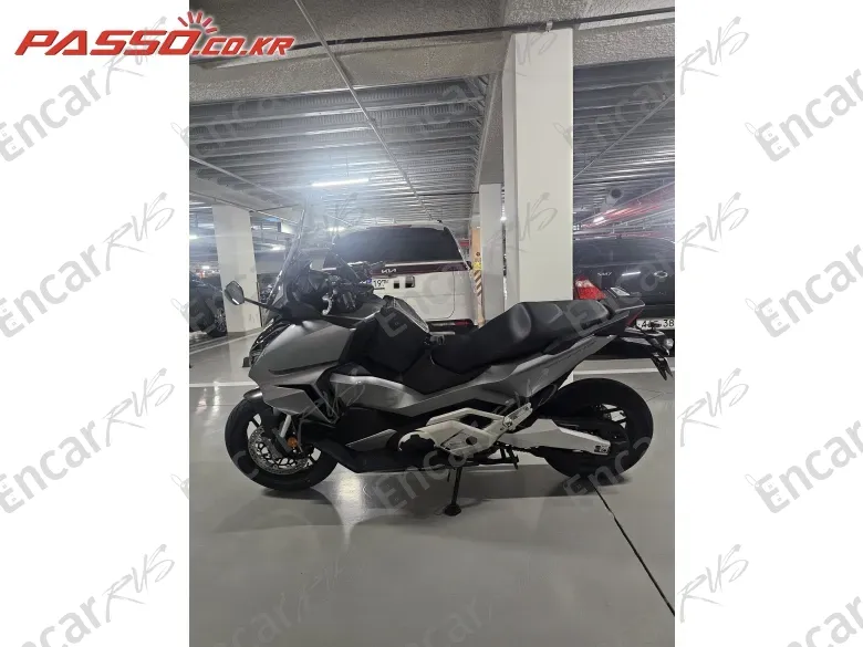 HONDA FORZA 750 - фото 1