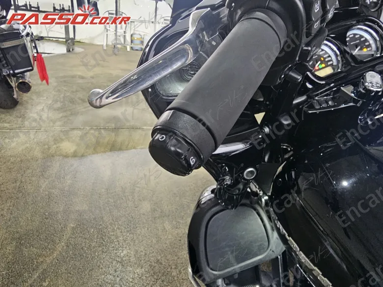 HARLEY-DAVIDSON ROAD GLIDE LIMITED - фото 3