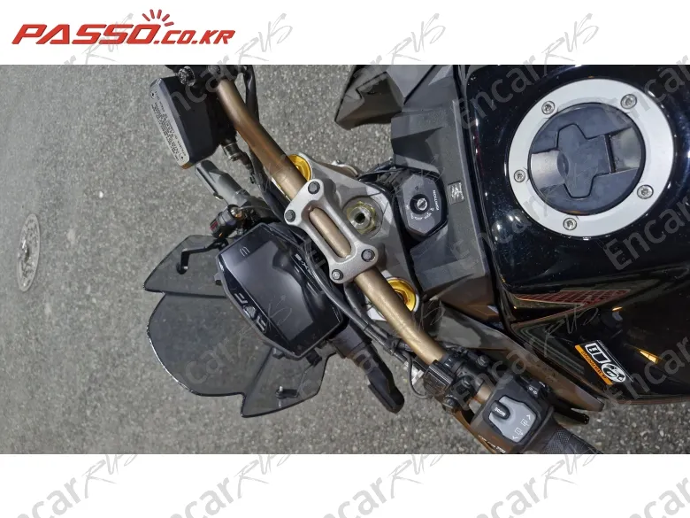 SUZUKI GSX S 1000 - фото 3