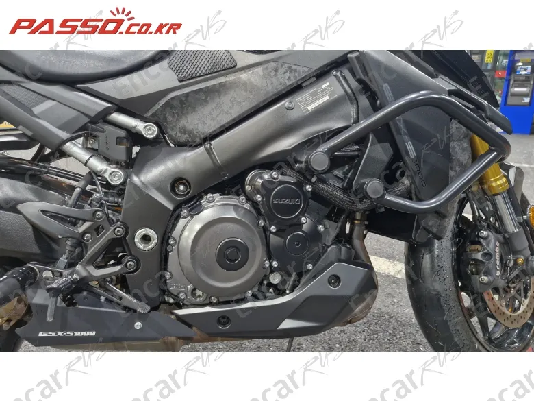 SUZUKI GSX S 1000 - фото 4